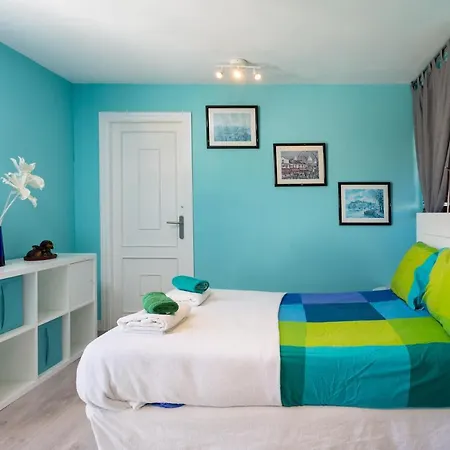 Home2book Charming Sea Front House 度假居 *
