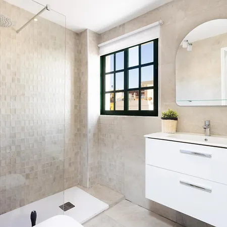 度假居 Home2book Charming Sea Front House