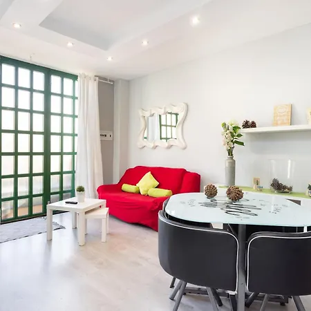 Home2book Charming Sea Front House 度假居 *