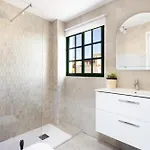 別荘 Home2book Charming Sea Front House