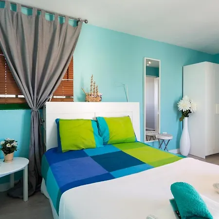 Home2book Charming Sea Front House *