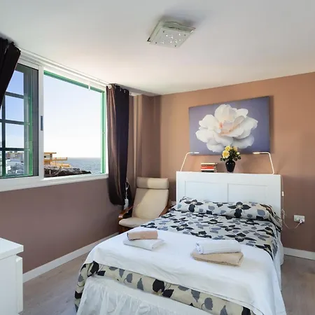 Сasa de vacaciones Home2book Charming Sea Front House